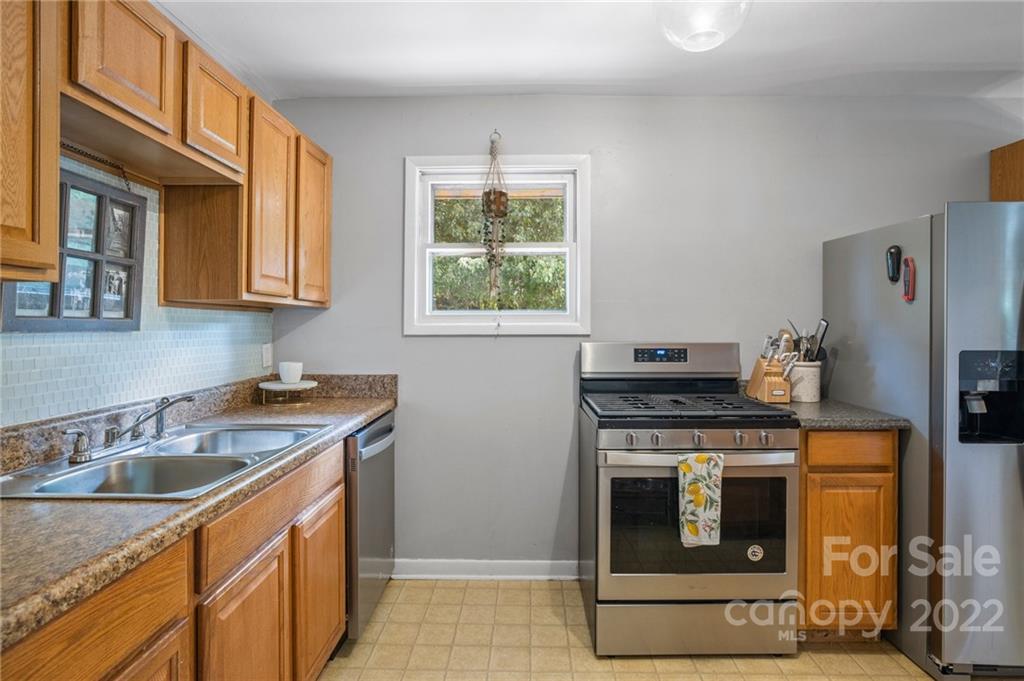 128 Longview Road Asheville, NC 28806 - Photo 17 of 45 Gallery Image 17