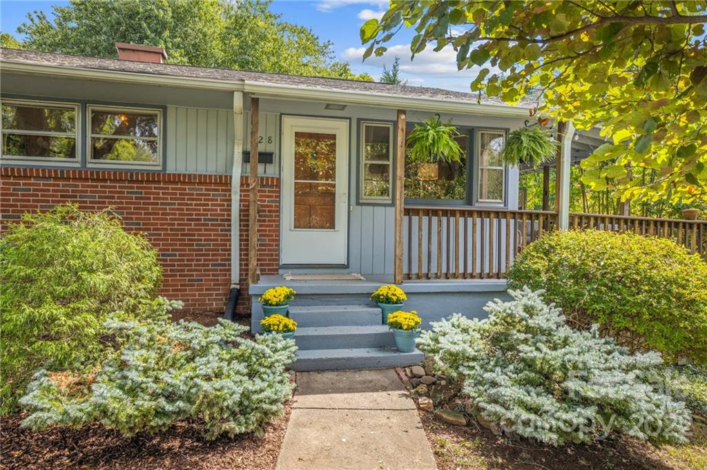 128 Longview Road Asheville, NC 28806 - Photo 2 of 45 Gallery Image 2