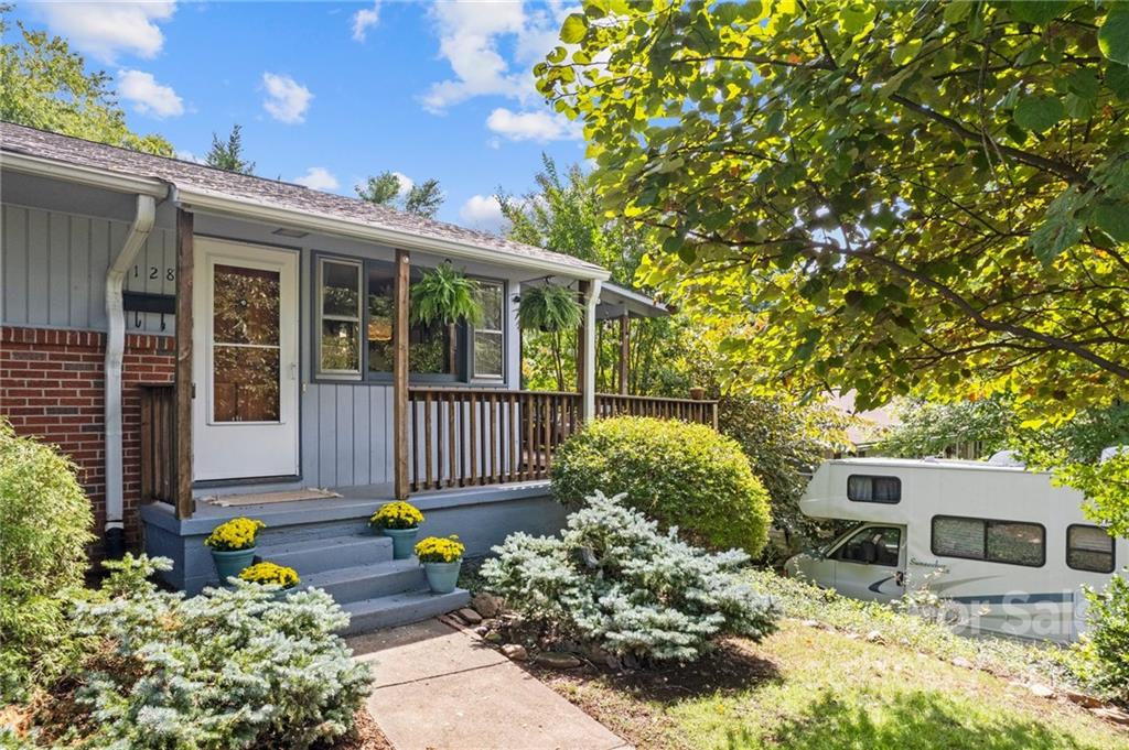 128 Longview Road Asheville, NC 28806 - Photo 3 of 45 Gallery Image 3