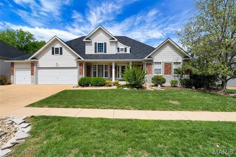 $519,000 | 113 Christopher Place, St. Louis, MO 63129