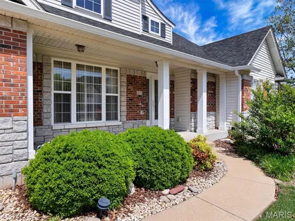 $519,000 | 113 Christopher Place, St. Louis, MO 63129