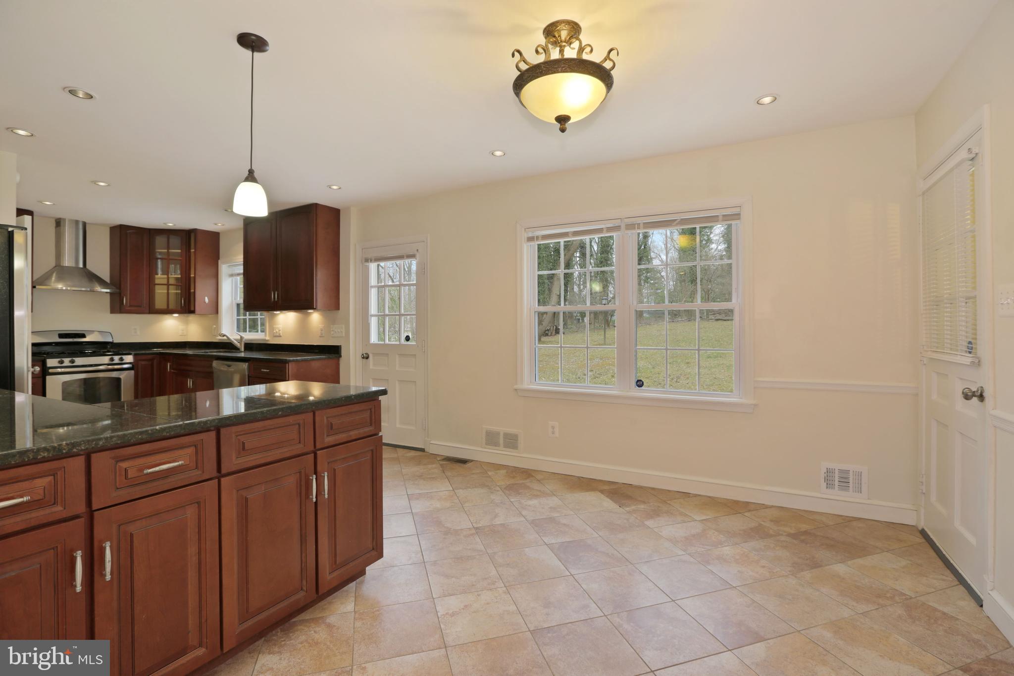 11017 Marcliff Road North Bethesda, MD 20852 - Photo 5 of 30