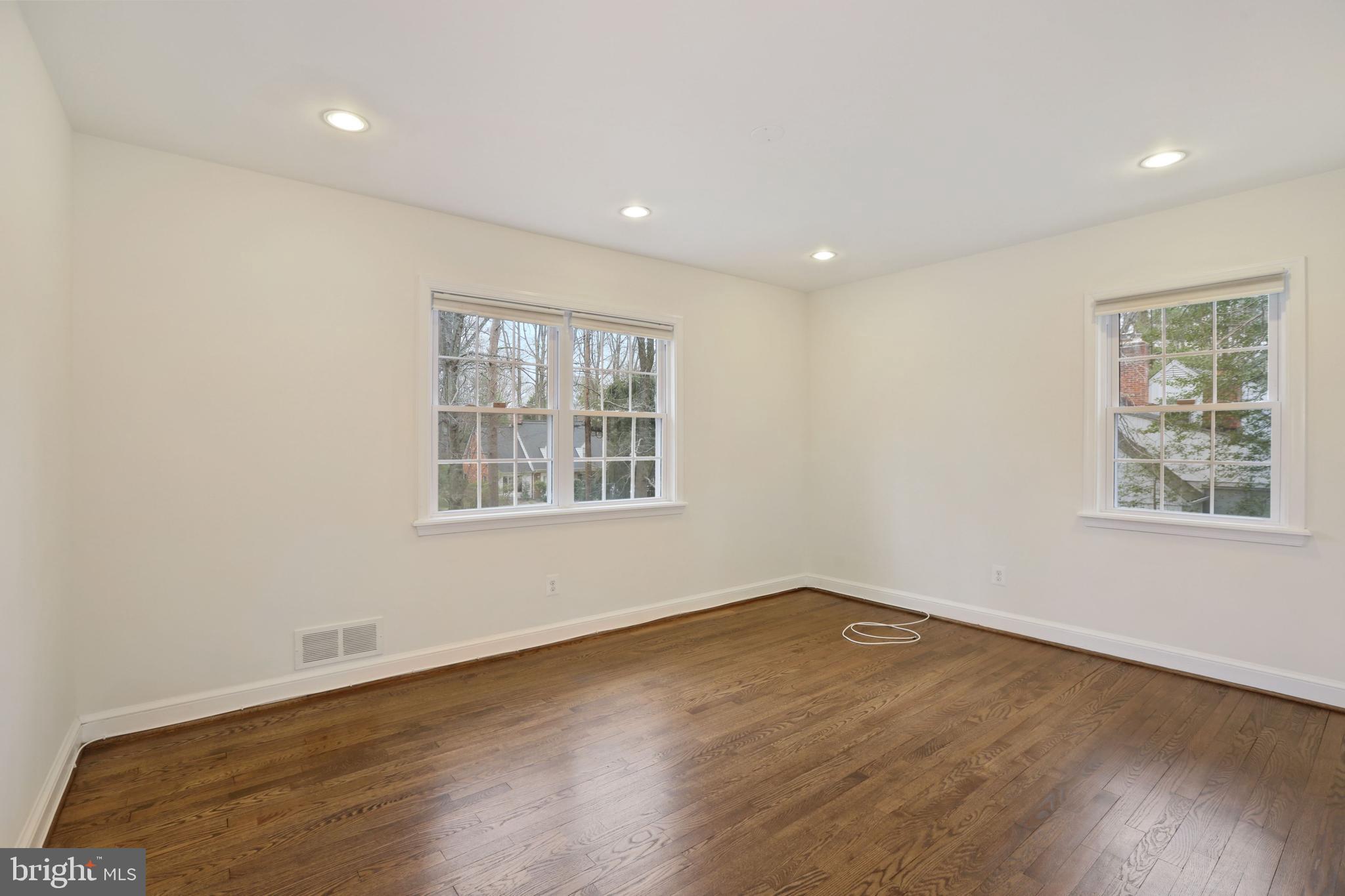 11017 Marcliff Road North Bethesda, MD 20852 - Photo 9 of 30