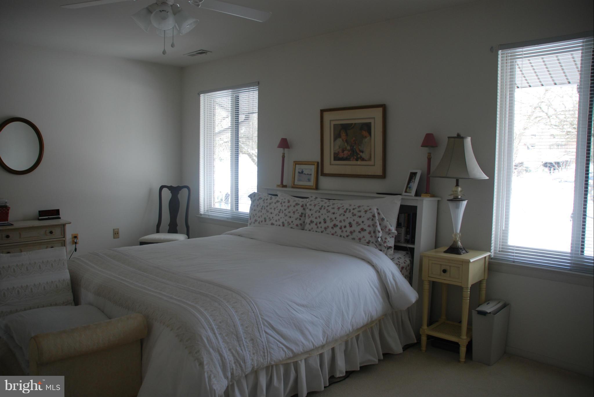 102 Cross Keys Road, Unit R102F Baltimore, MD 21210 - Photo 2 of 18 Bedroom (Master)