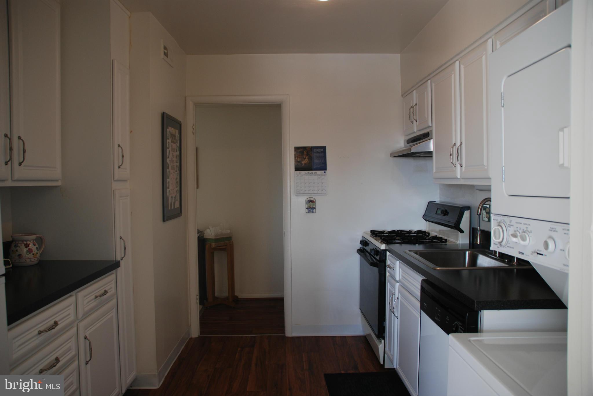 102 Cross Keys Road, Unit R102F Baltimore, MD 21210 - Photo 12 of 18 Kitchen