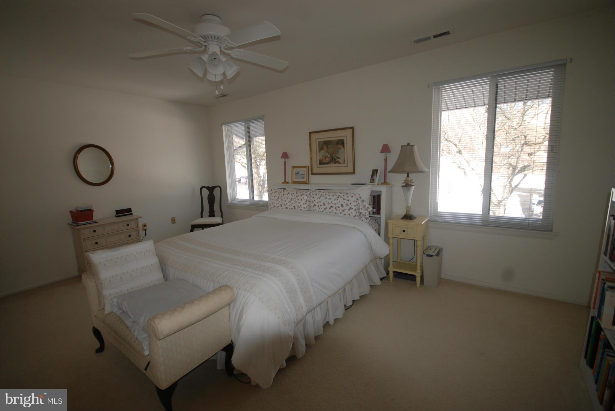 102 Cross Keys Road, Unit R102F Baltimore, MD 21210 - Photo 4 of 18 Bedroom (Master)