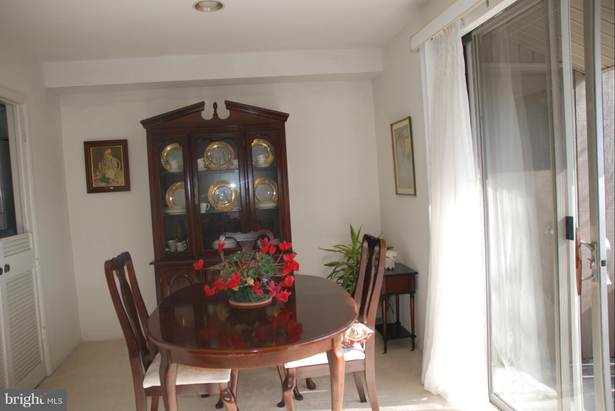 102 Cross Keys Road, Unit R102F Baltimore, MD 21210 - Photo 8 of 18 Dining Room