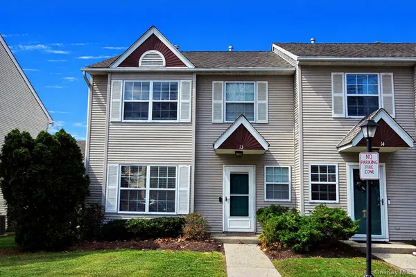 $324,999 | 256 Quassaick Avenue, Unit 13, New Windsor, NY 12553