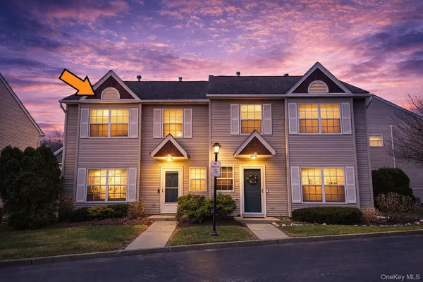 $324,999 | 256 Quassaick Avenue, Unit 13, New Windsor, NY 12553