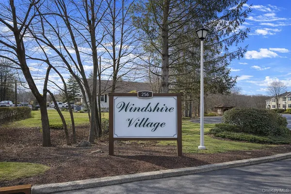 $324,999 | 256 Quassaick Avenue, Unit 13, New Windsor, NY 12553