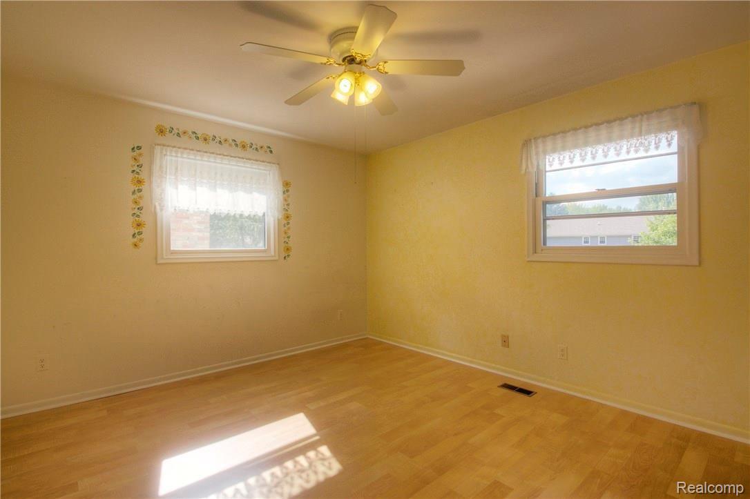 6263 Kings Pointe Road Grand Blanc, MI 48439 - Photo 33 of 41 930A1476_7_8.jpg