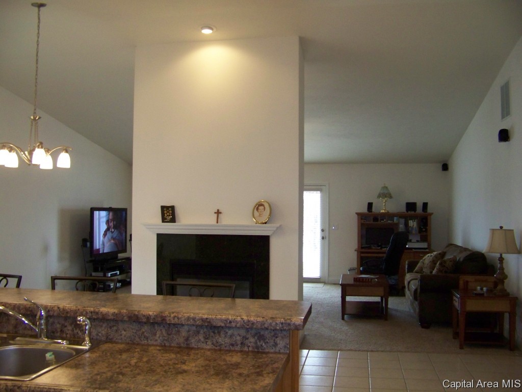 712 Heathrow Lane Rochester, IL 62563 - Photo 12 of 21