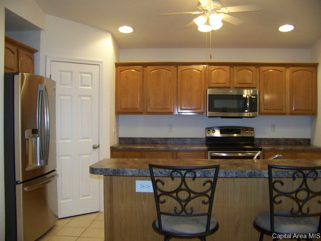 712 Heathrow Lane Rochester, IL 62563 - Photo 9 of 21