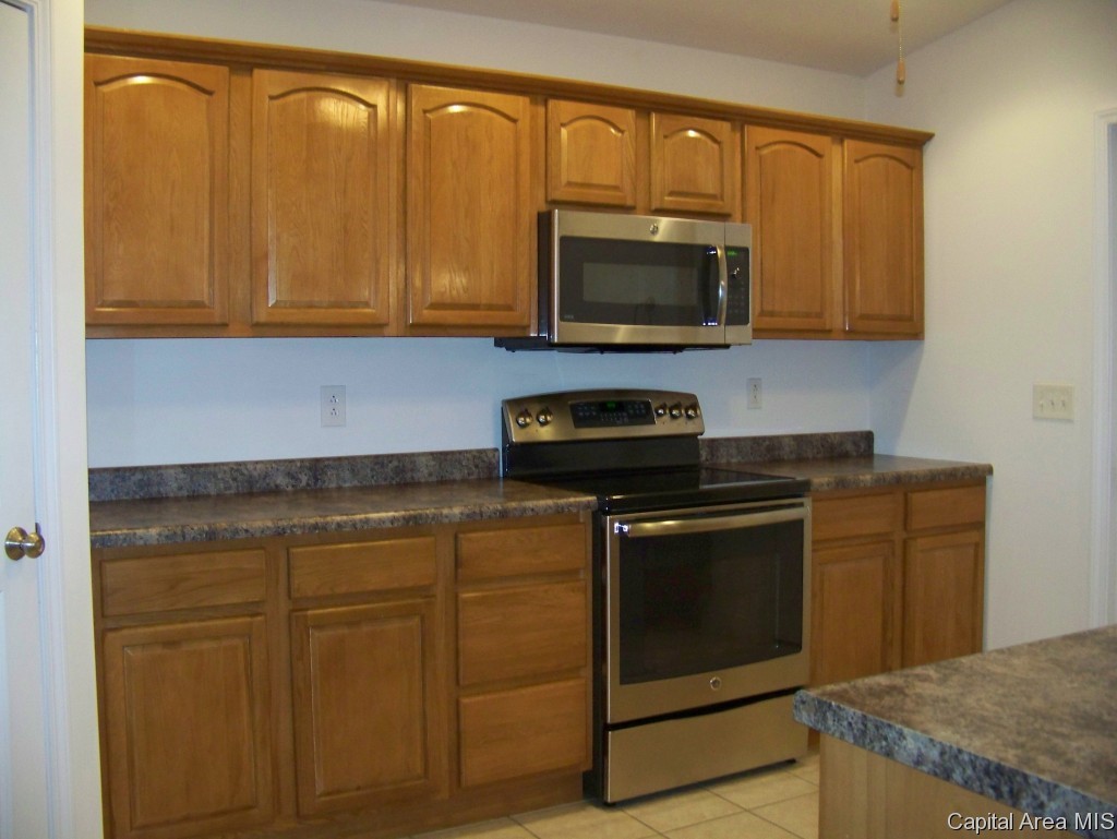 712 Heathrow Lane Rochester, IL 62563 - Photo 10 of 21