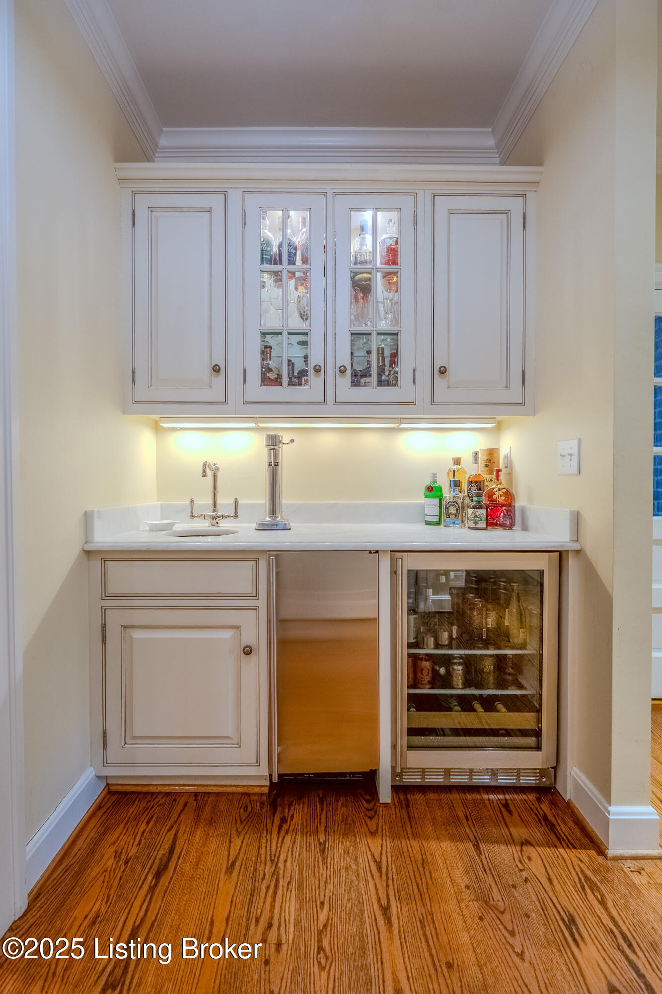 320 Mockingbird Hill Road Louisville, KY 40207 - Photo 15 of 68 A7405124-HDR