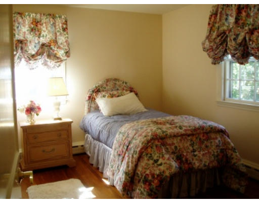 11 Van Greenby Road Lowell, MA 01851 - Photo 14 of 17 Gallery Image 14