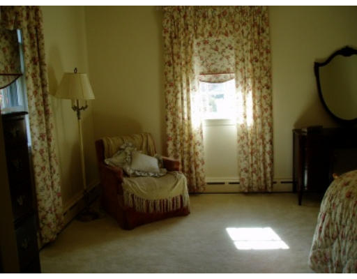 11 Van Greenby Road Lowell, MA 01851 - Photo 15 of 17 Gallery Image 15