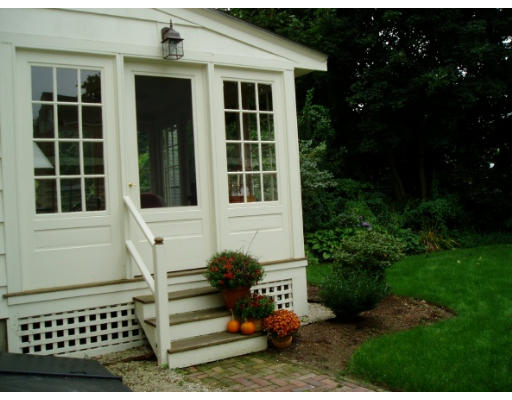 11 Van Greenby Road Lowell, MA 01851 - Photo 2 of 17 Gallery Image 2