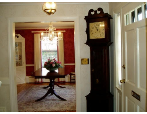 11 Van Greenby Road Lowell, MA 01851 - Photo 4 of 17 Gallery Image 4