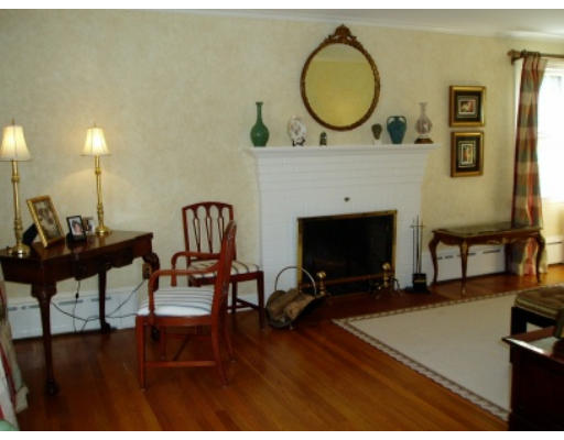 11 Van Greenby Road Lowell, MA 01851 - Photo 7 of 17 Gallery Image 7
