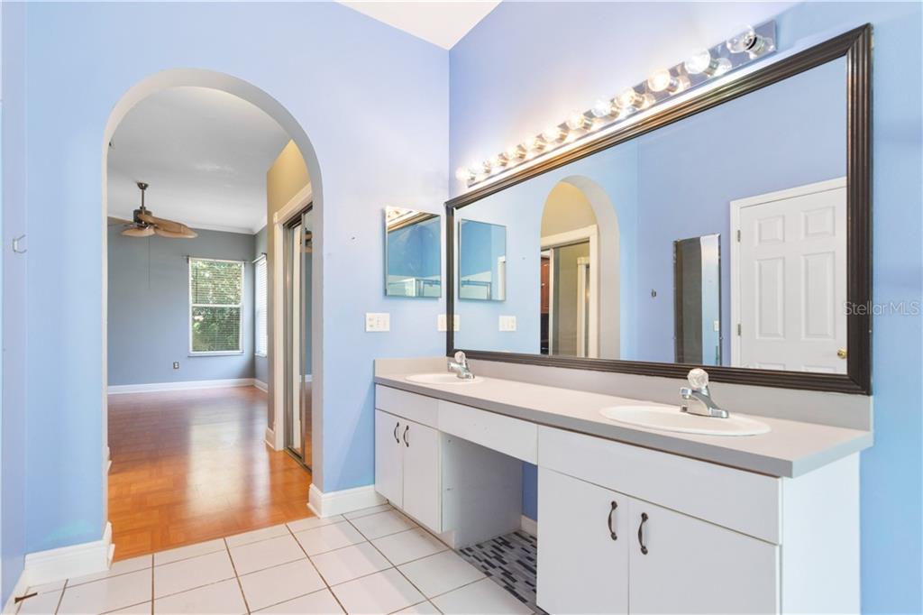 4924 Willow Ridge Terrace Valrico, FL 33596 - Photo 18 of 29 Gallery Image 18