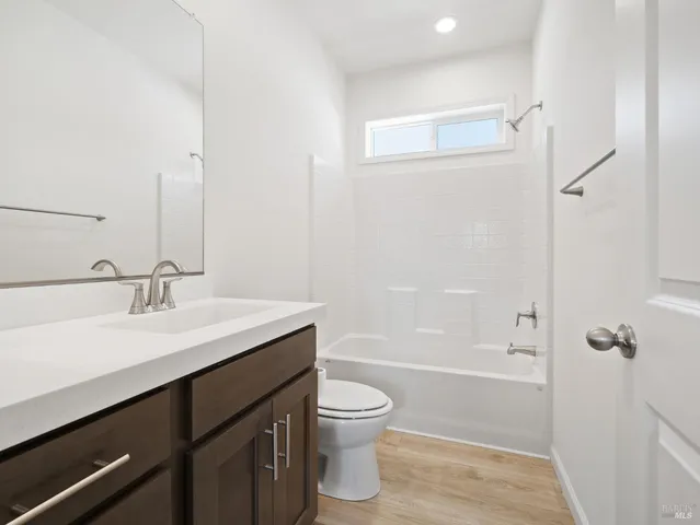 $119,950 | 311 Lake Mendocino Drive, Unit 9, Ukiah, CA 95482