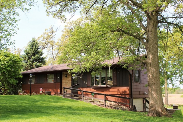 16151 Ridgewood Drive Morrison, IL 61270 - Photo 1 of 1