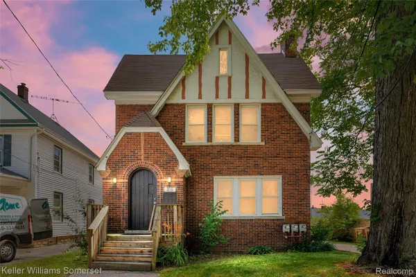 $285,000 | 20 Thorpe Street, Pontiac, MI 48341