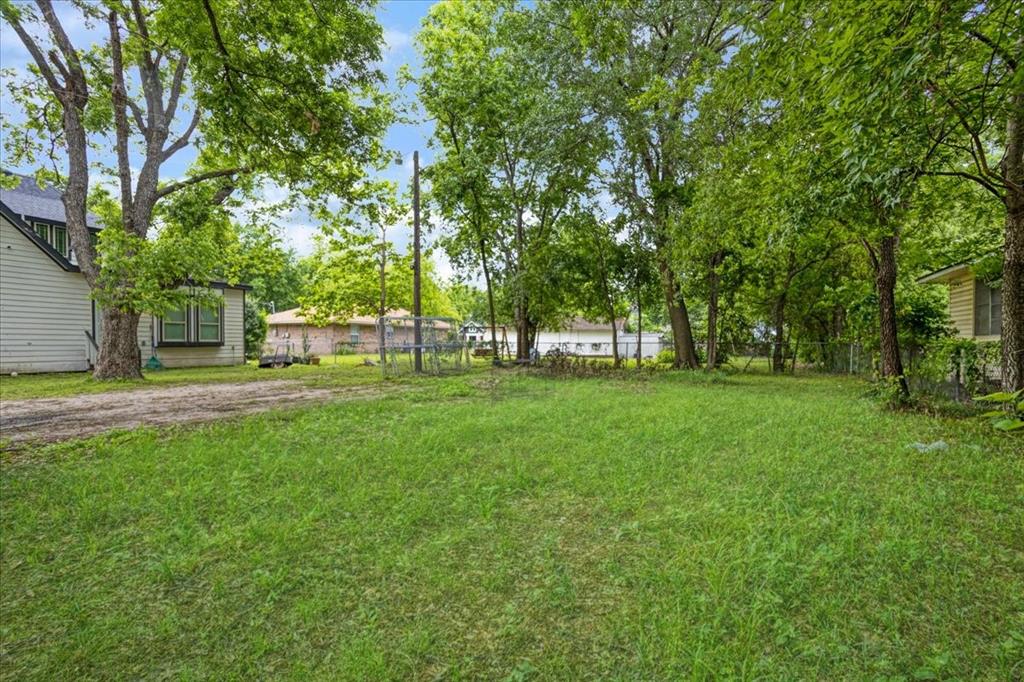721 Maple Street Bonham, TX 75418 - Photo 28 of 30 a view of green field