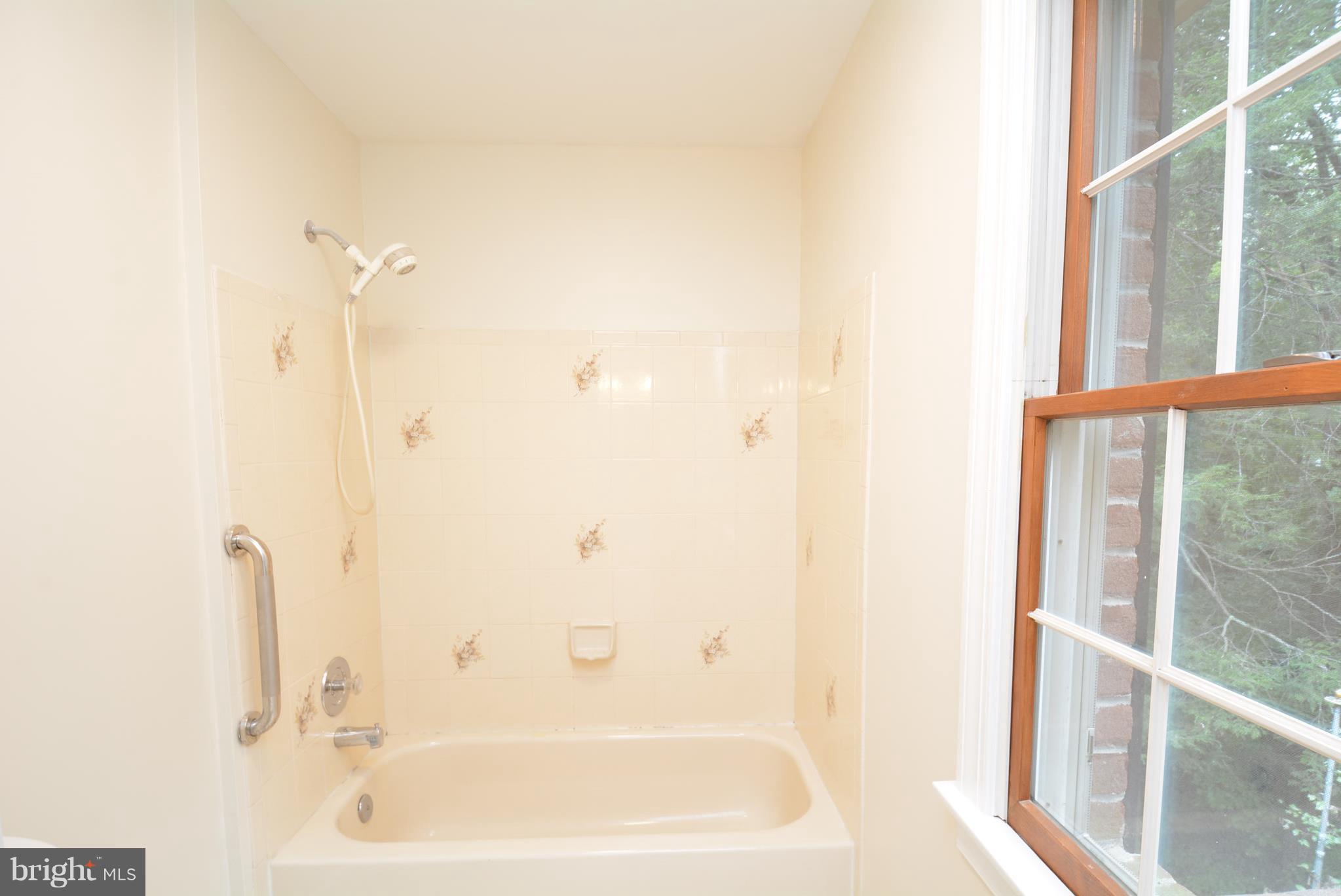 6399 Yates Ford Road Manassas, VA 20111 - Photo 22 of 30 Full Bath on Upper Level