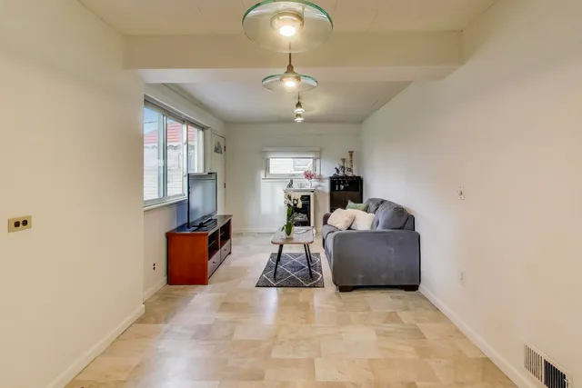 $450,000 | 7805 West Farragut Avenue, Chicago, IL 60656