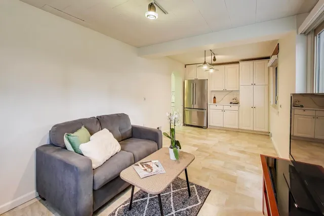 $450,000 | 7805 West Farragut Avenue, Chicago, IL 60656