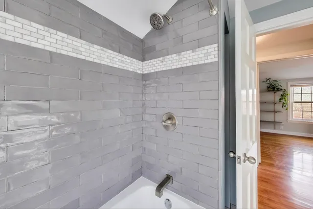 $450,000 | 7805 West Farragut Avenue, Chicago, IL 60656