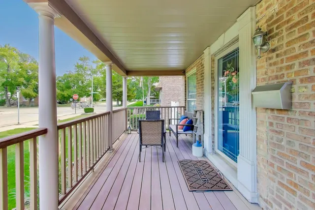 $450,000 | 7805 West Farragut Avenue, Chicago, IL 60656