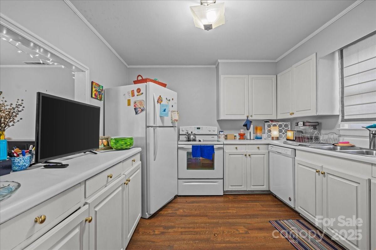 135 Melrose Avenue Tryon, NC 28782 - Photo 16 of 21