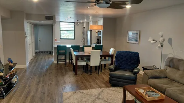 $2,500 | 146 Wild Palm Drive, Unit 146, Bradenton, FL 34210