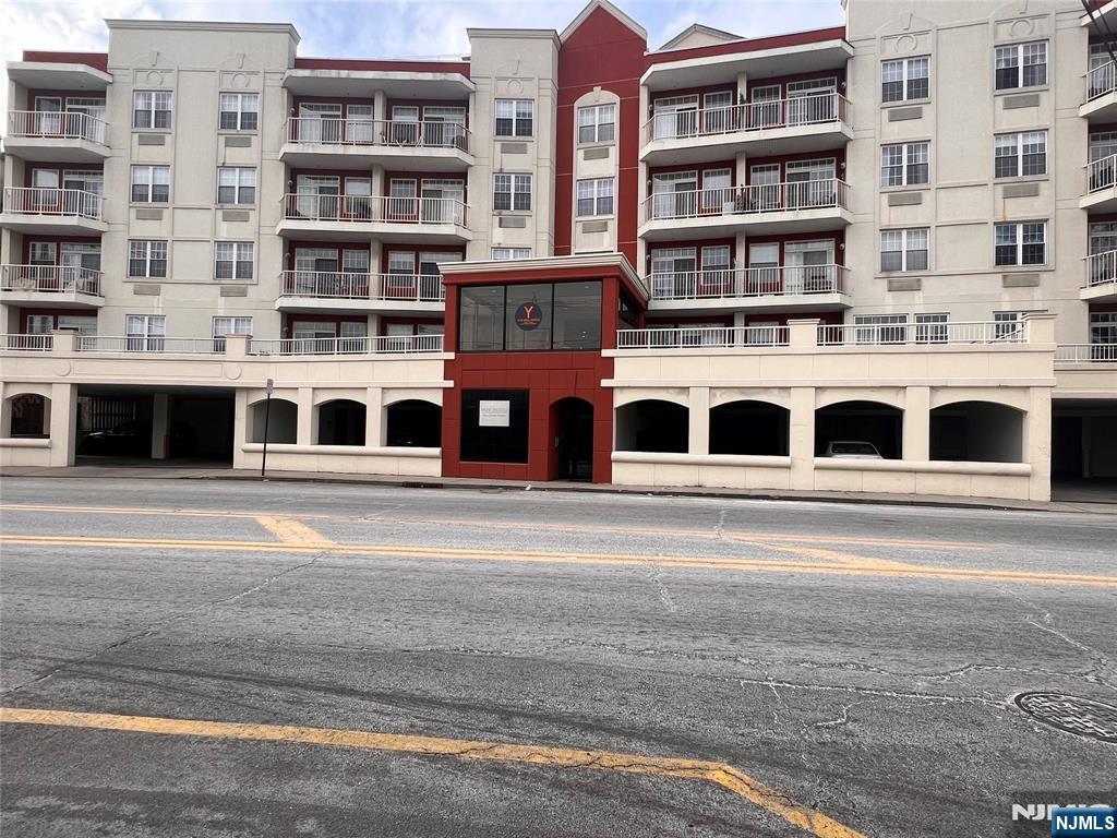 a large building with a lot of windows