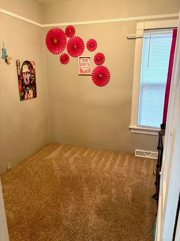 $179,900 | 913 69th Street, Kenosha, WI 53143