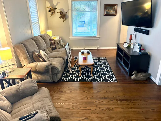 $179,900 | 913 69th Street, Kenosha, WI 53143