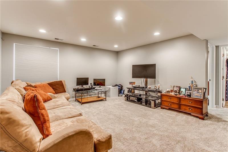 293 Maple Ridge Drive Canonsburg, PA 15317 - Photo 19 of 24