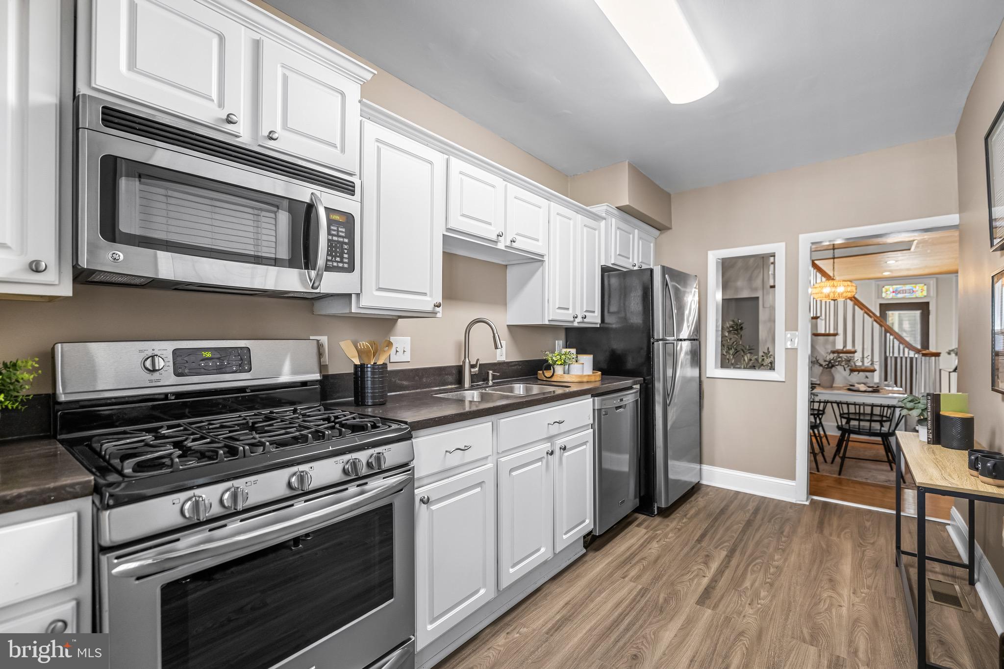1405 Covington Street Baltimore, MD 21230 - Photo 12 of 26 Stainless Steel appliances