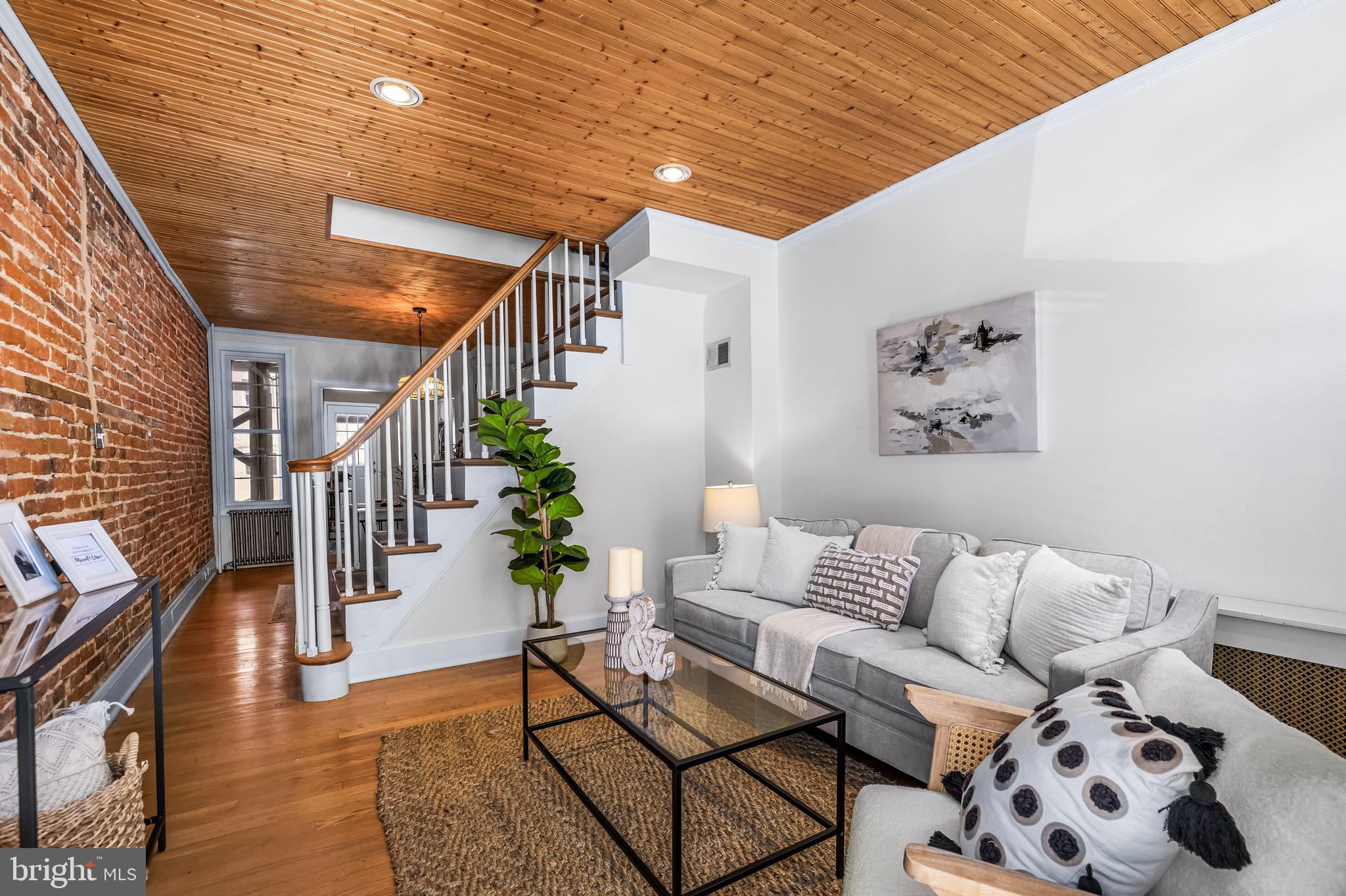 1405 Covington Street Baltimore, MD 21230 - Photo 5 of 26 Custom ceiling