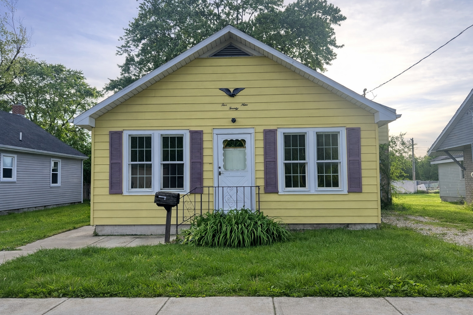 529 North 2nd Street Watseka, IL 60970 - Photo 1 of 16 a view of a house with a yard