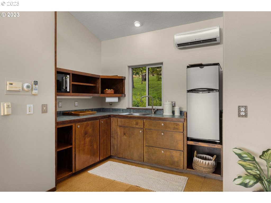 14710 Northwest Orchardale Road Forest Grove, OR 97116 - Photo 33 of 48 Separate Living Quarters