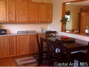 2421 Sutherland Road Springfield, IL 62702 - Photo 3 of 12