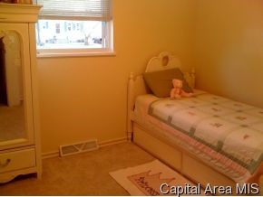 2421 Sutherland Road Springfield, IL 62702 - Photo 6 of 12