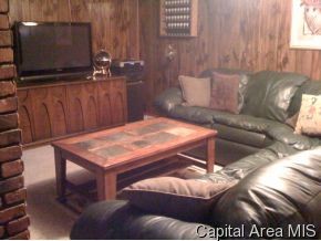2421 Sutherland Road Springfield, IL 62702 - Photo 8 of 12