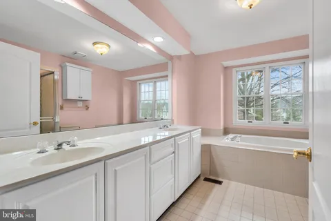 $999,000 | 21 Wilkinson Way, Princeton, NJ 08540