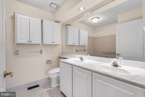 $999,000 | 21 Wilkinson Way, Princeton, NJ 08540