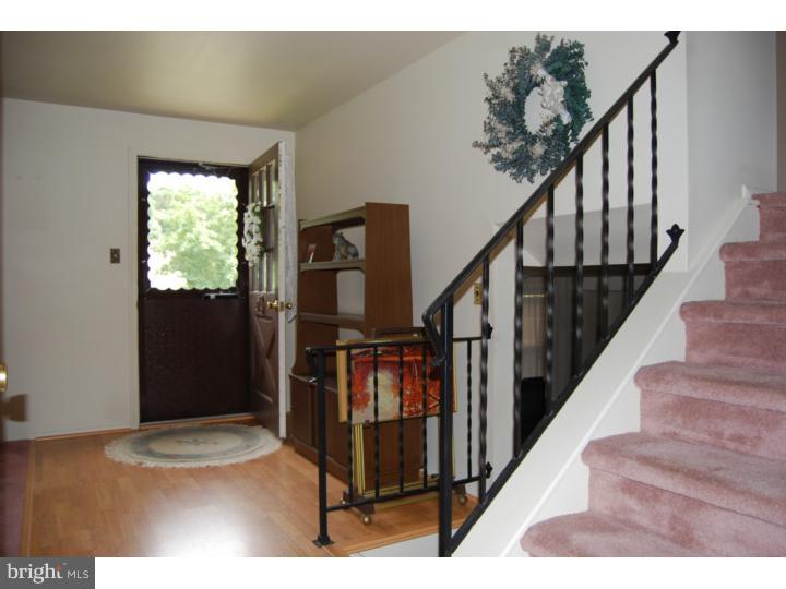 241 Sharrow Vale Road Delran, NJ 08075 - Photo 3 of 18